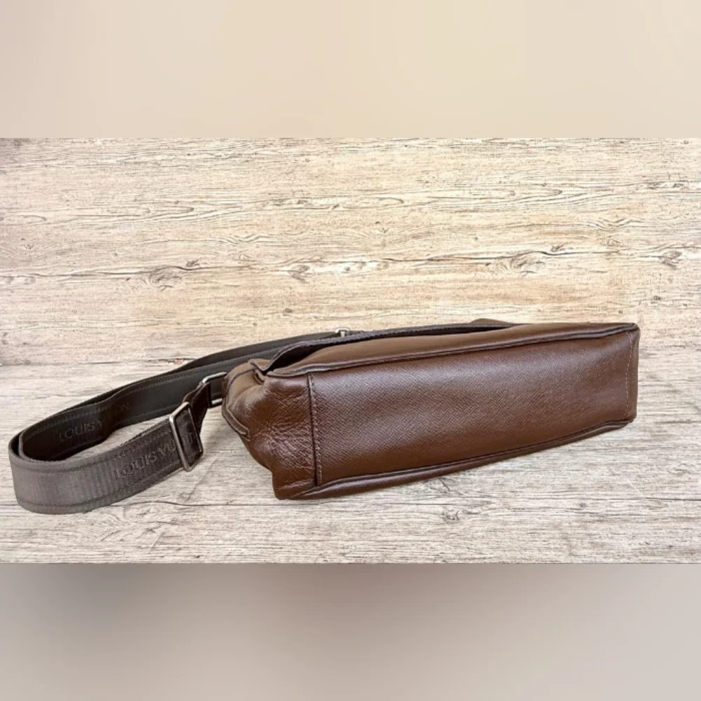 Louis Vuitton Tiaga Roman Grizzli